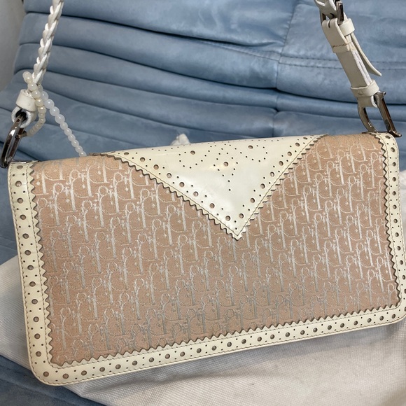 Sold-Authentic Christian Dior D'trick White & Pink Shoulder Bag - Picture 3 of 11